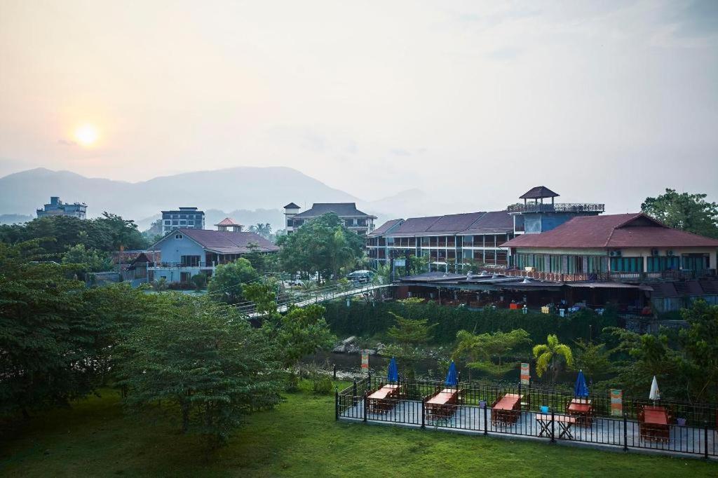 Thavisouk Riverside Hotel Vangviang Kültér fotó